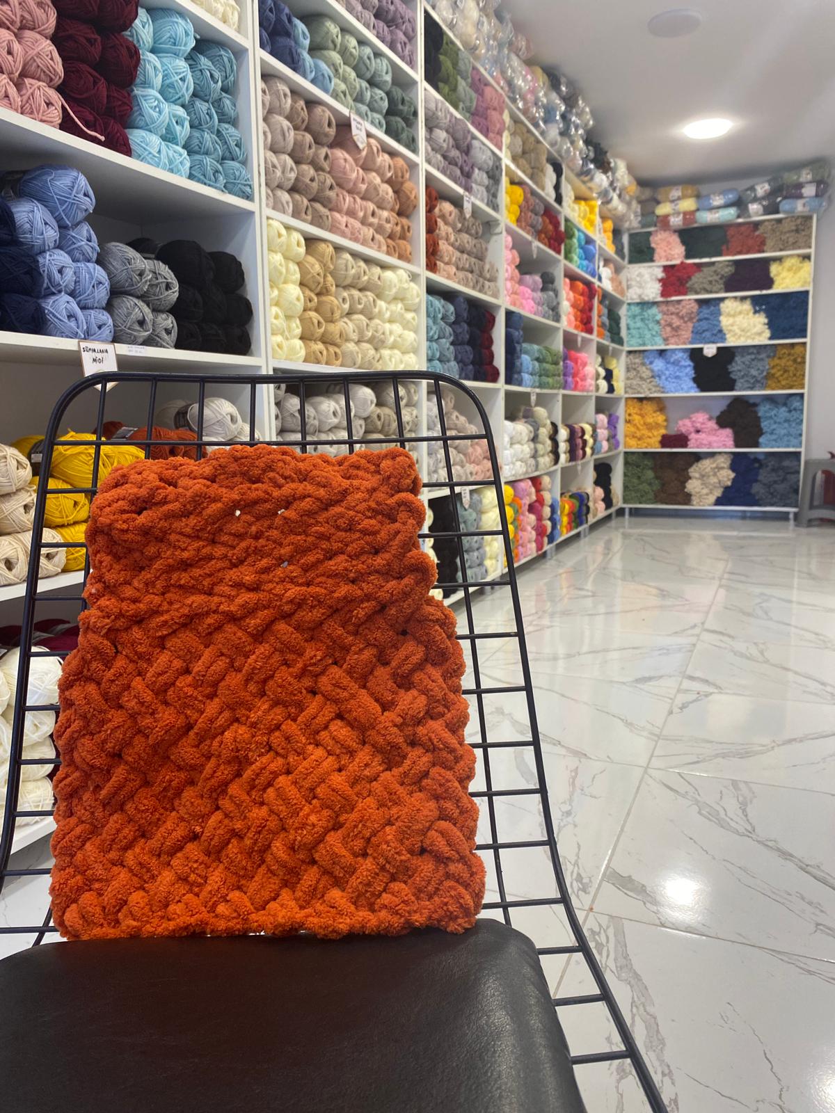 🧵 “İlk Adım Yeleği – Sevgiyle Büyüsün Diye”